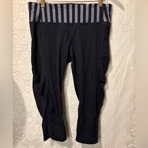 Lululemon cropped leggings in black with cutouts